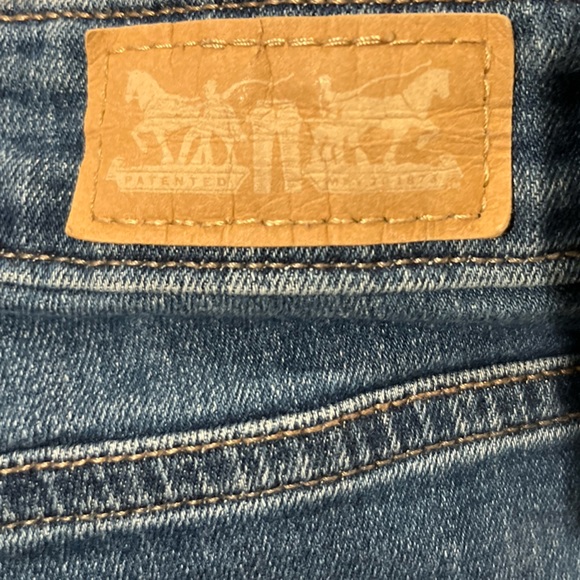 Womens Levis 512 Perfectly Slimming Capris 32x18 Womens Size 14 - Picture 7 of 9